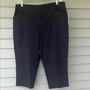 Time and Tru classic Women's Black Capris